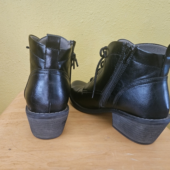 Womens Black Leather Chukka Boots By Sofft Size 8M - Picture 3 of 6
